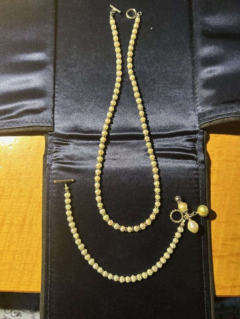 Genuine Pearl necklace and bracelet set